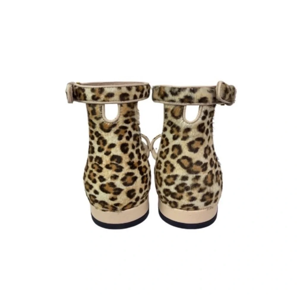 NWT. New in Box. Stuart Weitzman Leopard Print Sandals with Ankle Strap. - Picture 5 of 8